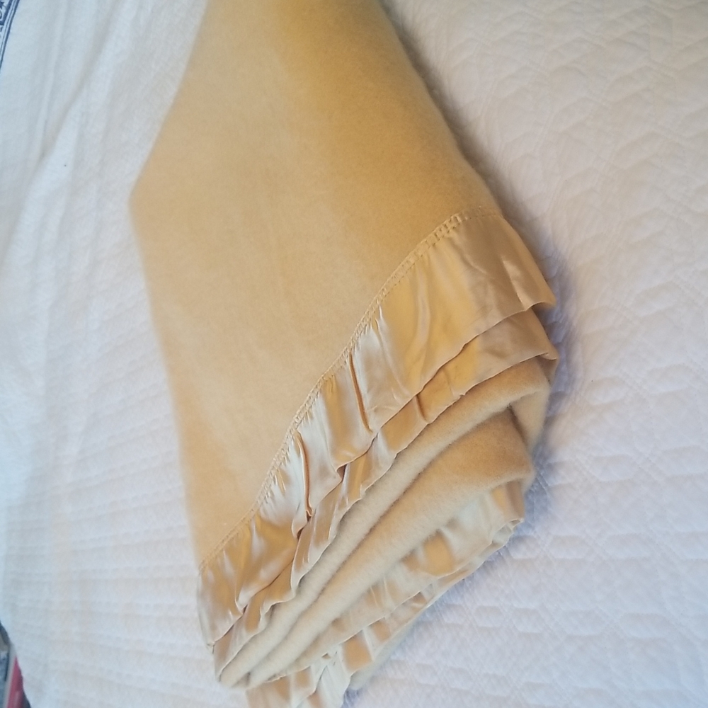 intage 100% wool Pearce blanket 60's rare butterscotch yellow